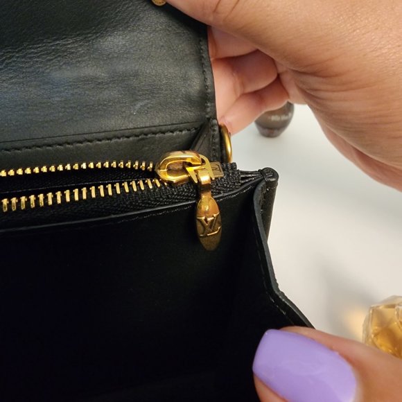 LOUIS VUITTON  Authentic. Love Lock  Wave Long Leather Wallet Black - Picture 6 of 9